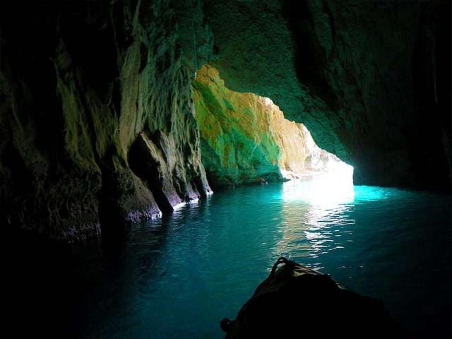 Die Höhle von Calypso - Fano | Secret World Trip Planner