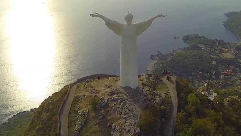 Marateai Krisztus - Statua del Cristo Redentore | Secret World Trip Planner