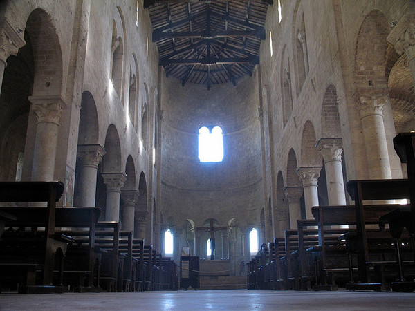 Sant'Antimo abatija - Castelnuovo dell'Abate | Secret World Trip Planner