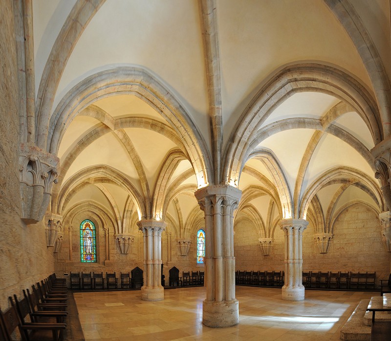 Abația cisterciană din Casamari - Castelmassimo | Secret World Trip Planner