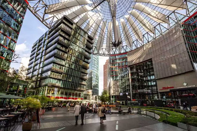 Piazza Potsdamer - Berlin | Secret World Trip Planner