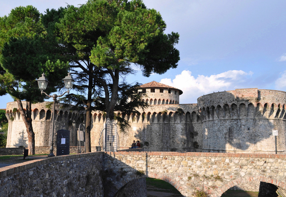 Die Firmafede-Festung in Sarzana - Sarzana | Secret World Trip Planner