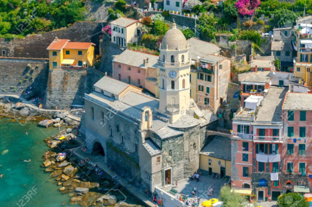 Igrexa de Santa Margherita di Antiochia - Vernazza | Secret World Trip Planner