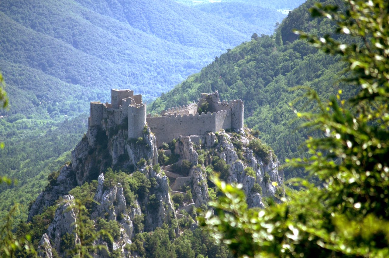 Burg von Puilaurens - Puilaurens | Secret World Trip Planner