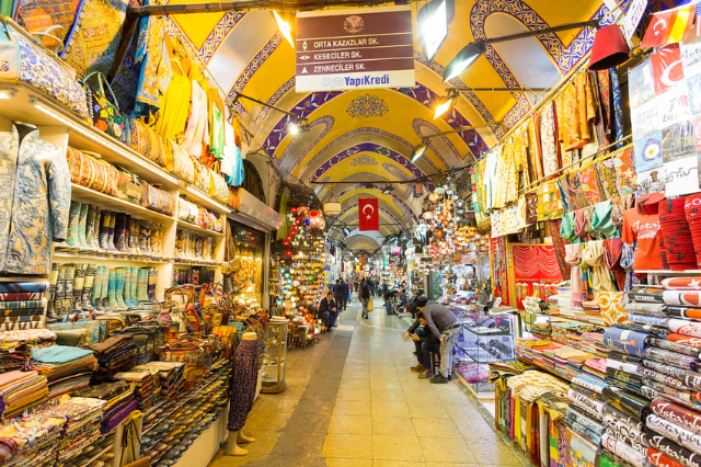 Großer Basar - Piazza Beyazit | Secret World Trip Planner