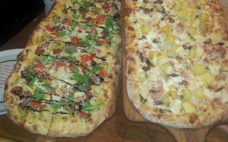Bờ biển Amalfi: Pizza al Metro - 84010 Tramonti SA | Secret World Trip Planner