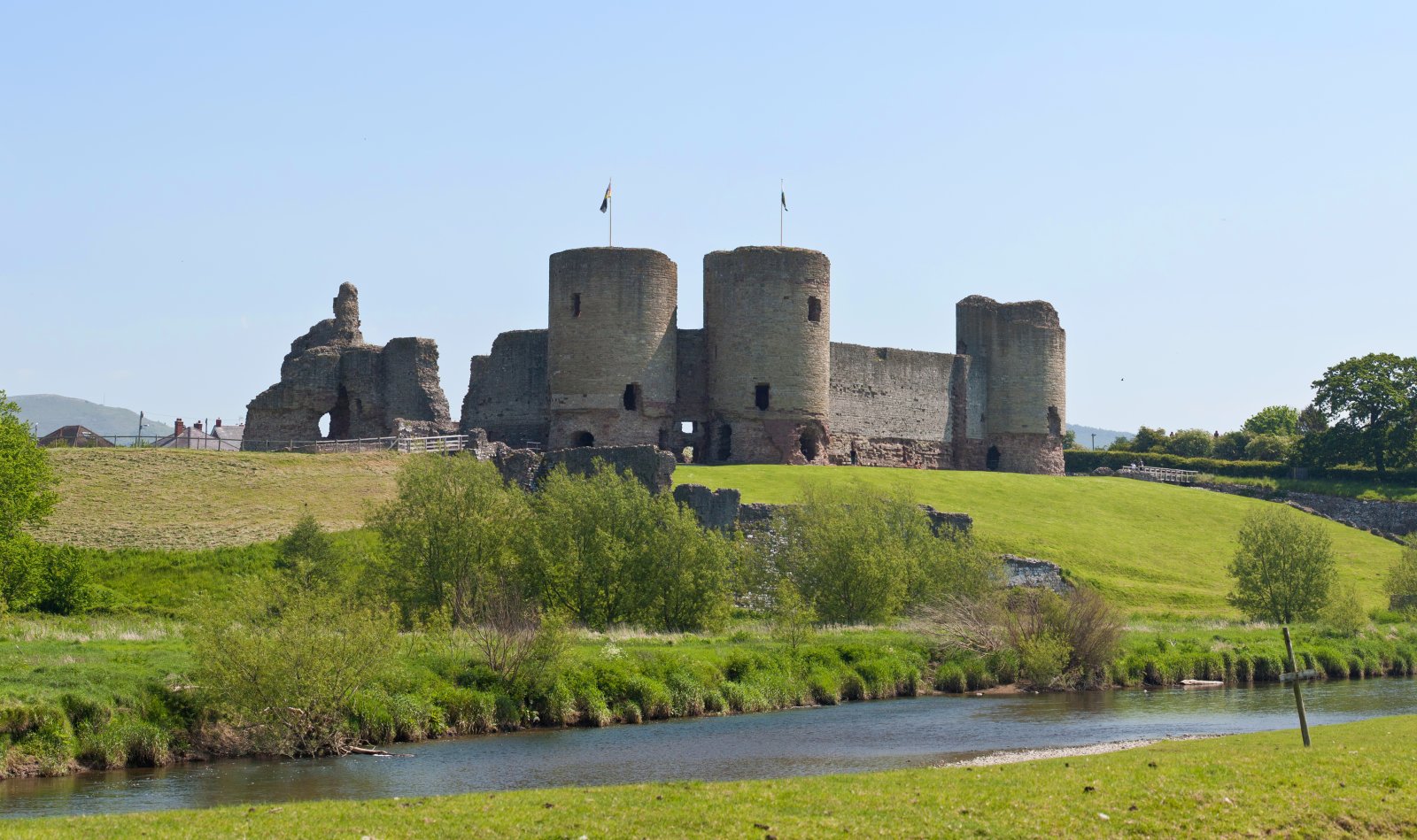 Das Schloss Rhuddlan - Castle St | Secret World Trip Planner