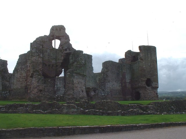 Das Schloss Rhuddlan - Castle St | Secret World Trip Planner