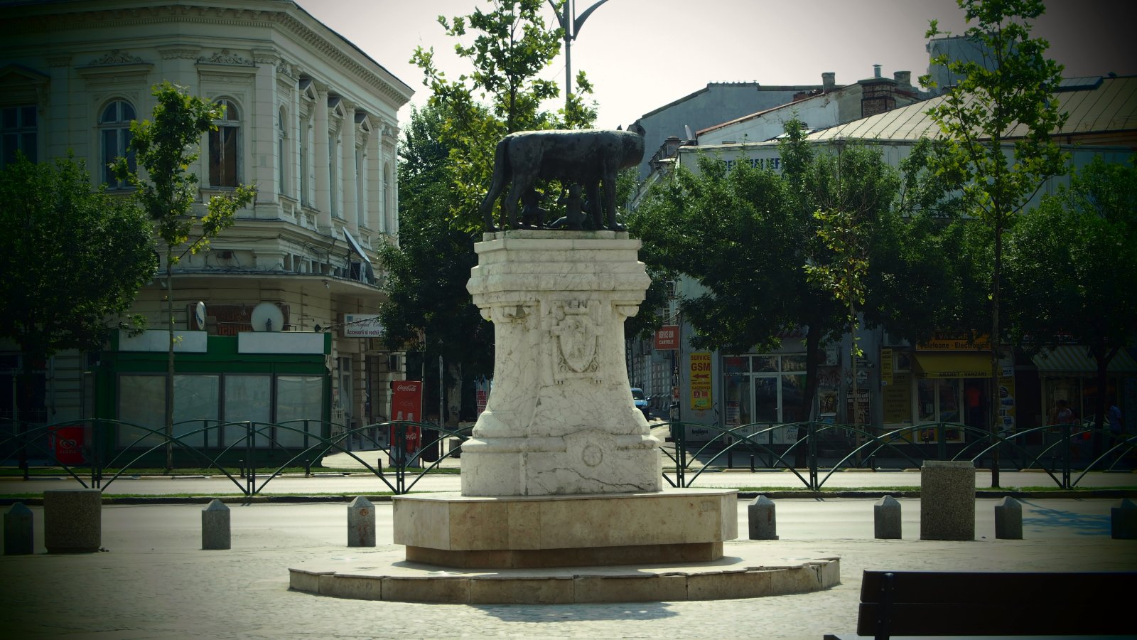 Bukarest | Die Statue der römischen Wölfin - București | Secret World Trip Planner