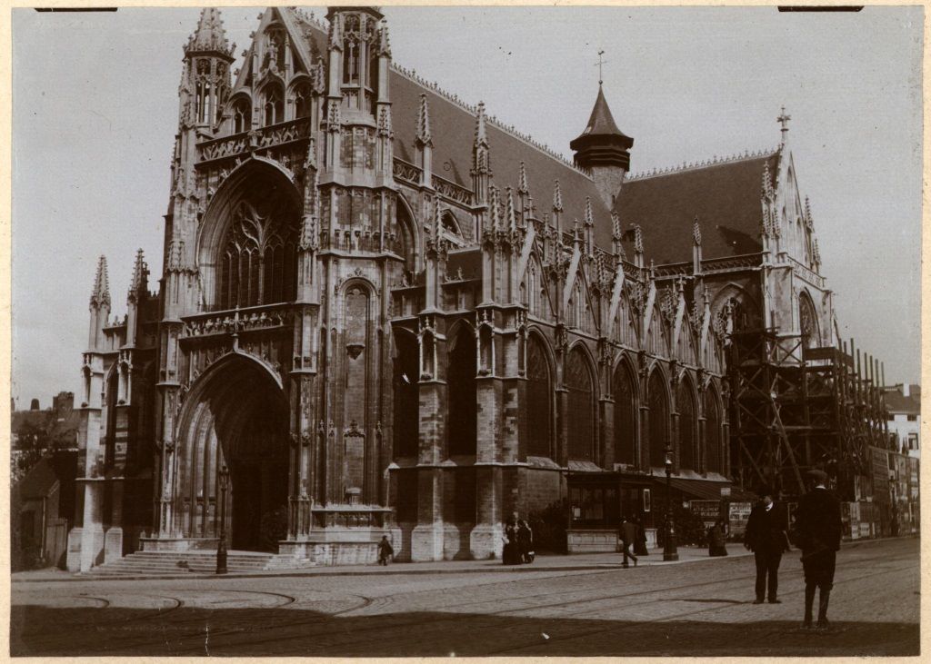 The church of Notre Dame du Sablon (Our Lady of Sablon) - Bruxelles | Secret World Trip Planner