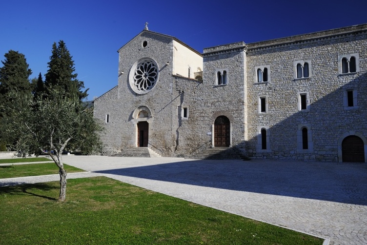 Abtei von Valvisciolo - Sermoneta | Secret World Trip Planner
