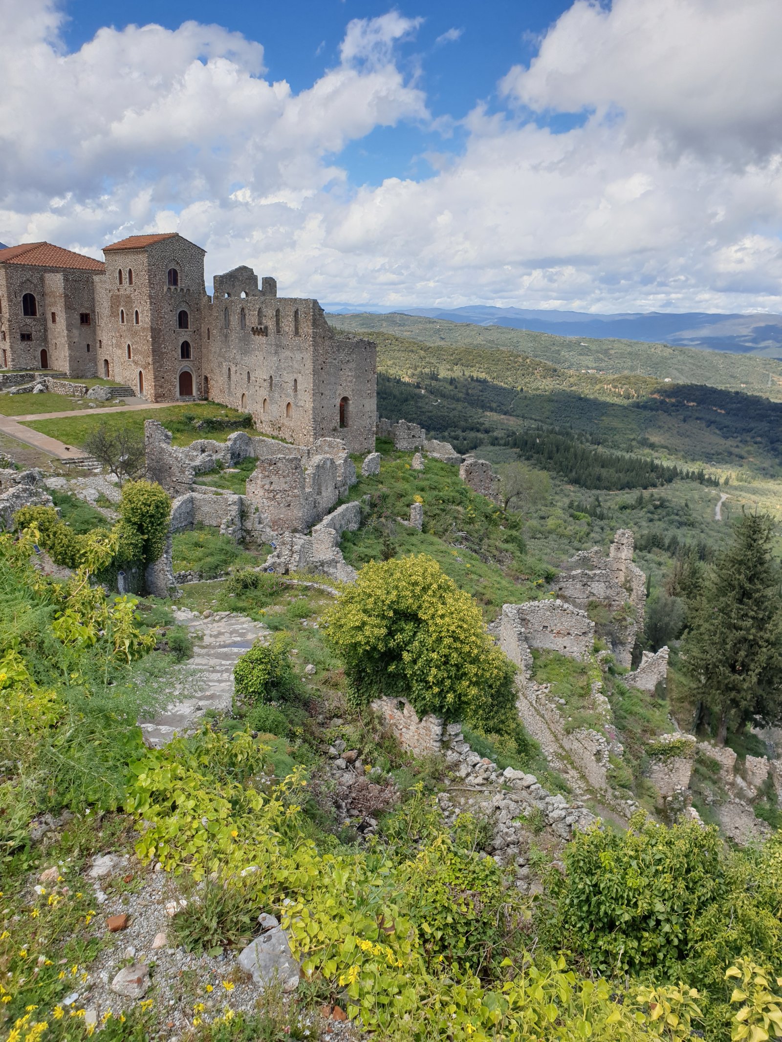 die byzantinische Stadt Mystras - Lower Town | Secret World Trip Planner