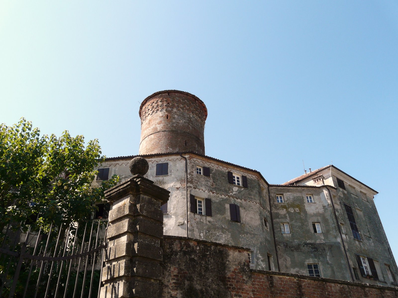 Castle of Rocca Grimalda - Rocca Grimalda | Secret World Trip Planner
