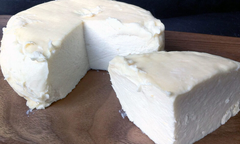 Cheeses from Piedmont: Robiola d'Alba - Alba | Secret World Trip Planner