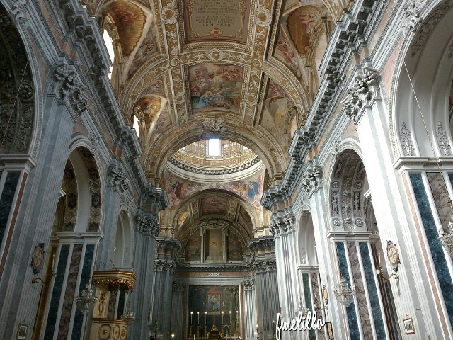 Pizzofalcone의 Santa Maria degli Angeli 대성당 - Napoli | Secret World Trip Planner